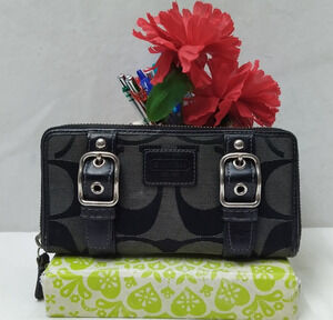 Coach Zoe Signature Black Canvas Zip Around Credit Card Wallet
